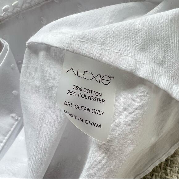 Alexis White Long Balloon Sleeves Button Front Blouse Women’s Size XS - Picture 9 of 9